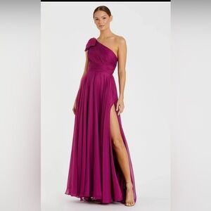 NWT Mac Duggal One-Shoulder Raspberry Gown Size 8
